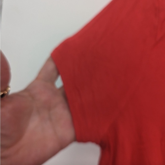 Tahari Women’s red V-neck‎ blouse size large - Picture 5 of 8